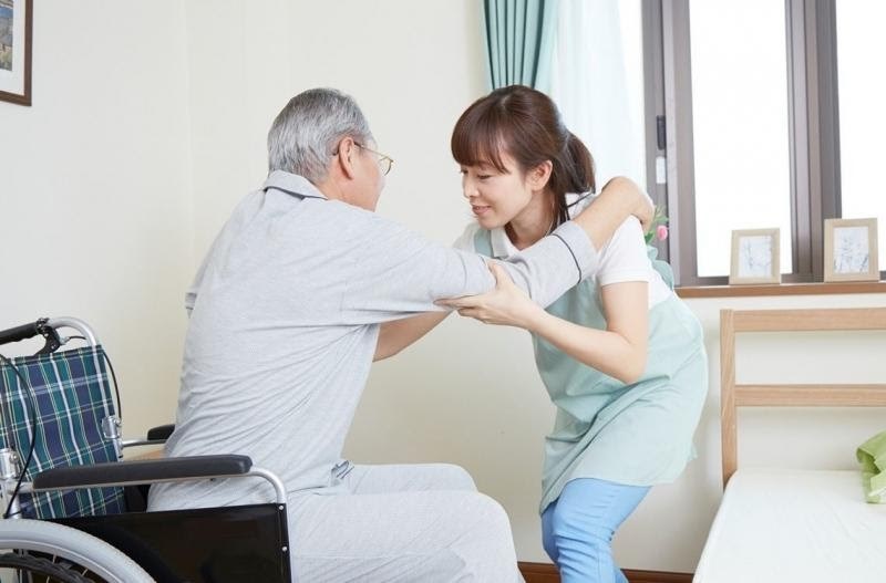 Tầm quan trọng khi chăm sóc người cao tuổi là gì?