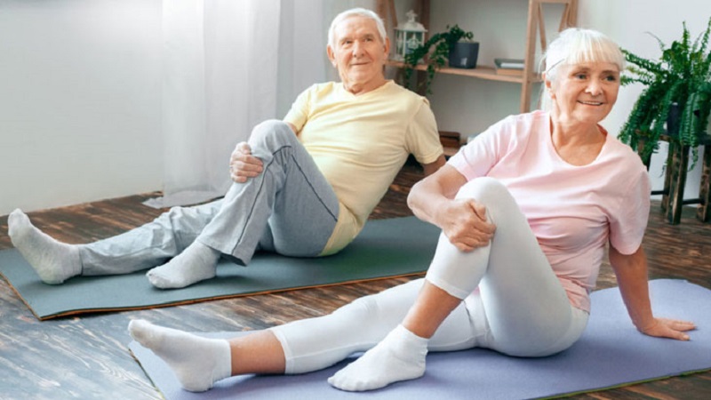 một số lưu ý tập yoga cho người già